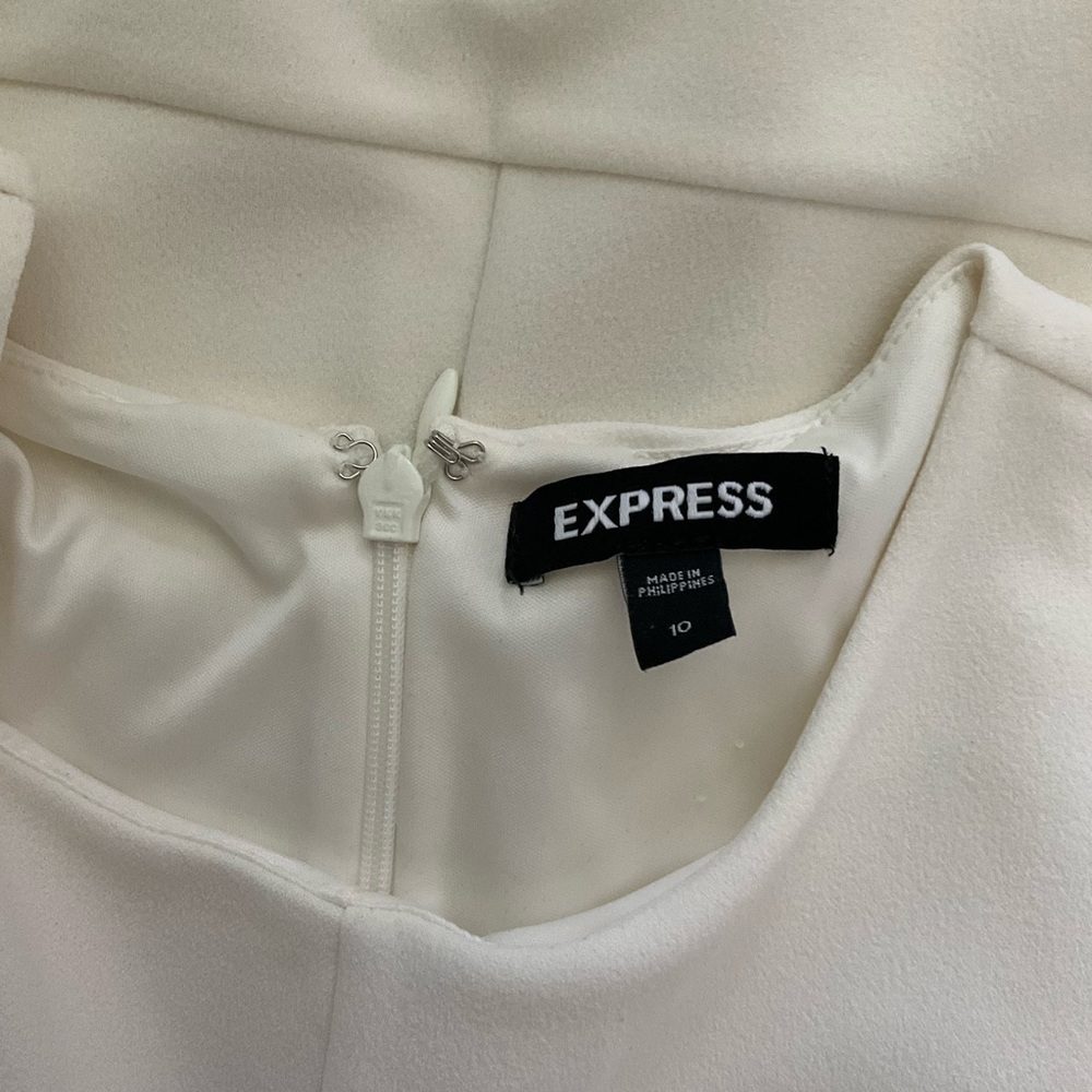 Express Ruffled Dress - Picture 3 of 4